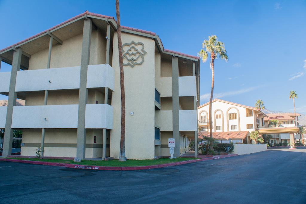 Red Lion Inn & Suites Cathedral City Palm Springs Exterior photo